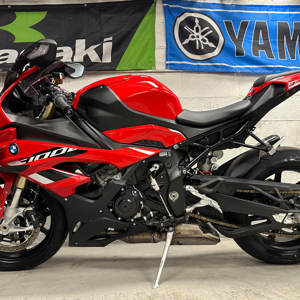 
                      
                        2023 BMW S1000RR PREMIUM FORGED WHEELS Passion Red
                      
                    