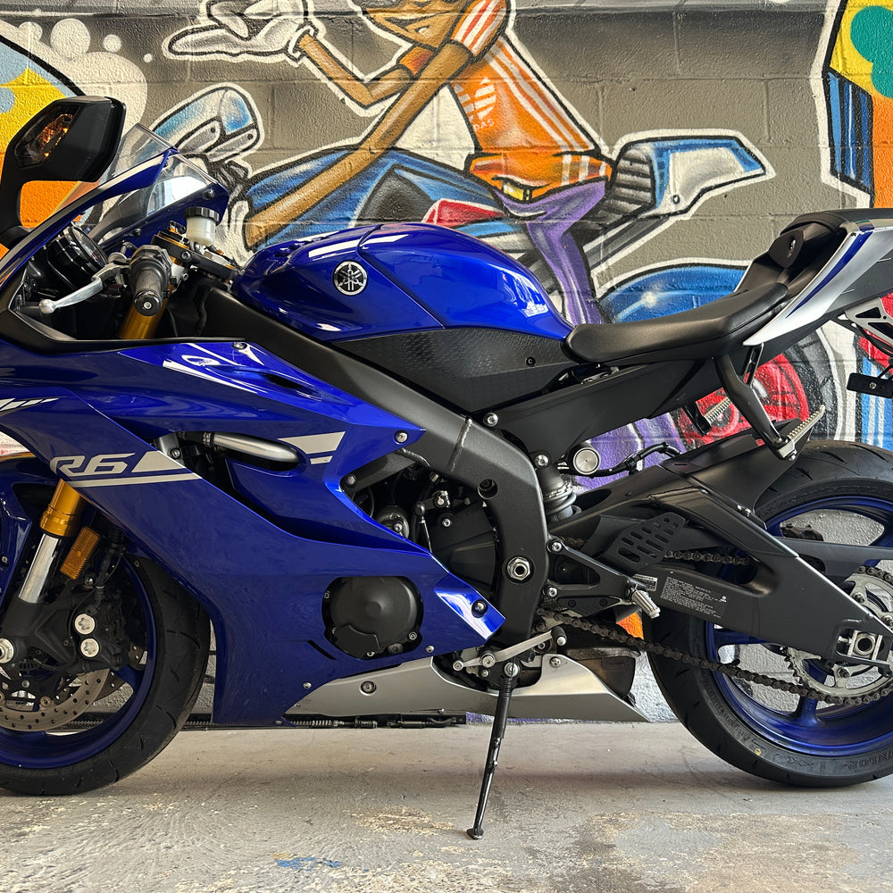 
                      
                        2017 YAMAHA YZF R6 Team Yamaha Blue
                      
                    