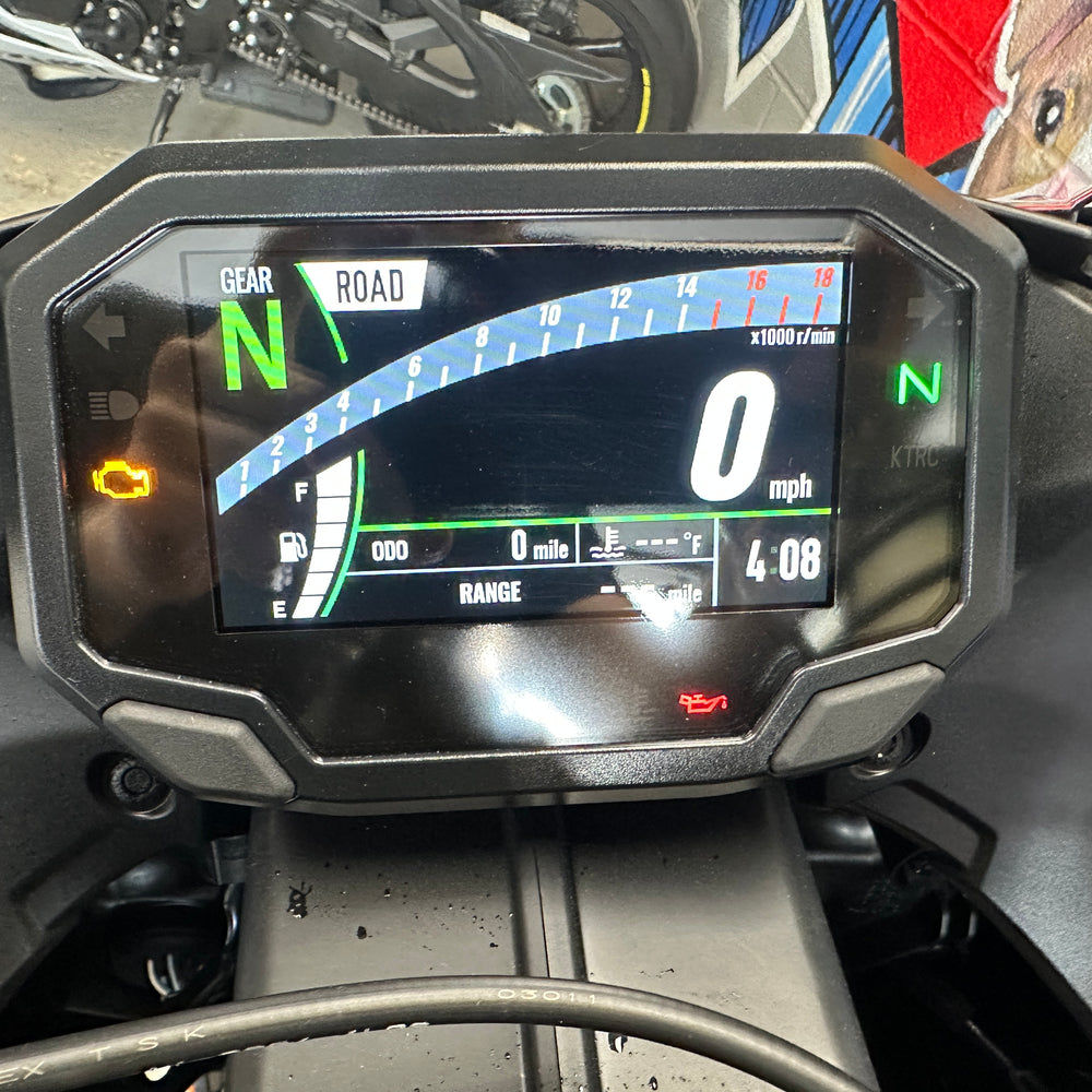 
                      
                        2025 KAWASAKI NINJA ZX6R MATTE GREY
                      
                    