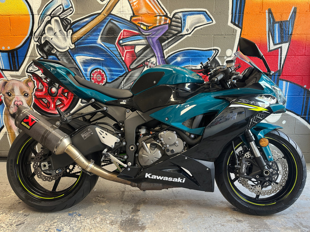 2021 KAWASAKI NINJA ZX6R BLUEBERRY AKRAPOVIC