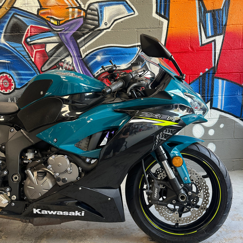 
                      
                        2021 KAWASAKI NINJA ZX6R BLUEBERRY AKRAPOVIC
                      
                    