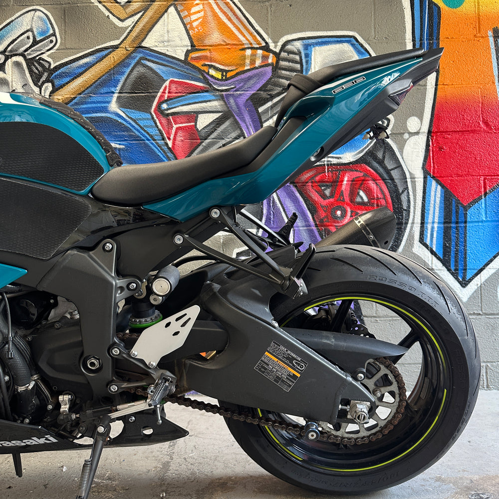 
                      
                        2021 KAWASAKI NINJA ZX6R BLUEBERRY AKRAPOVIC
                      
                    