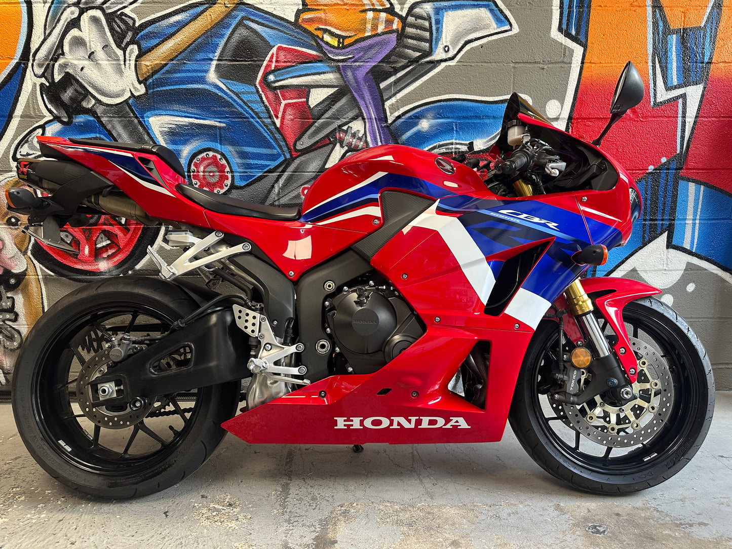 2023 HONDA CBR 600 RR AKRAPOVIC