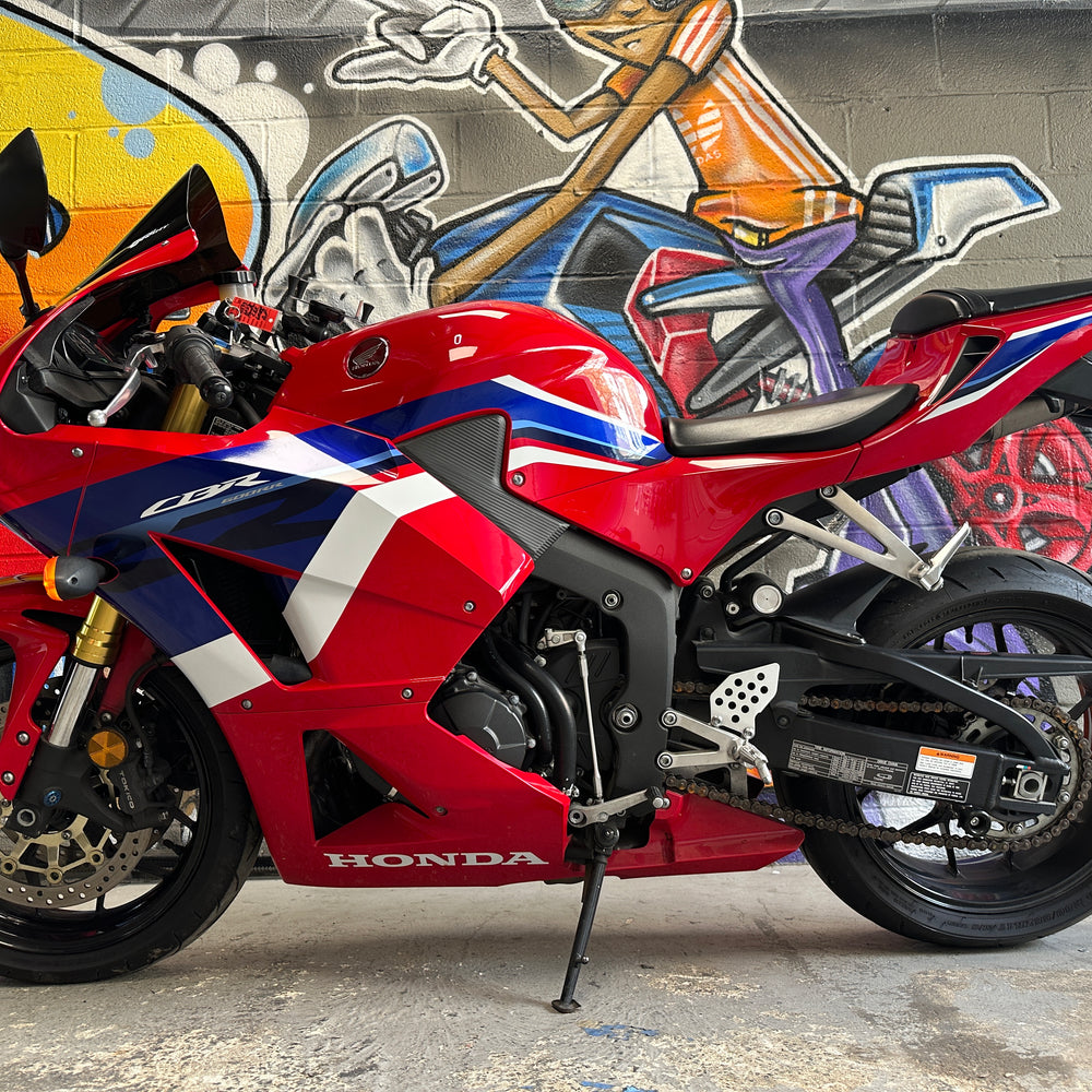 
                      
                        2023 HONDA CBR 600 RR AKRAPOVIC
                      
                    