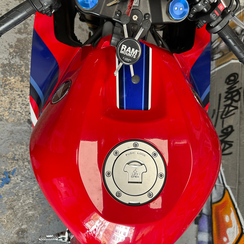 
                      
                        2023 HONDA CBR 600 RR AKRAPOVIC
                      
                    
