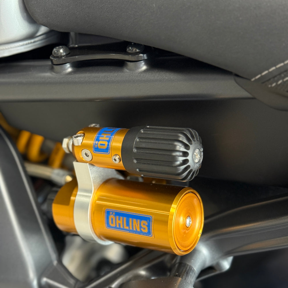 
                      
                        2022 YAMAHA MT09 SP Akrapovic
                      
                    