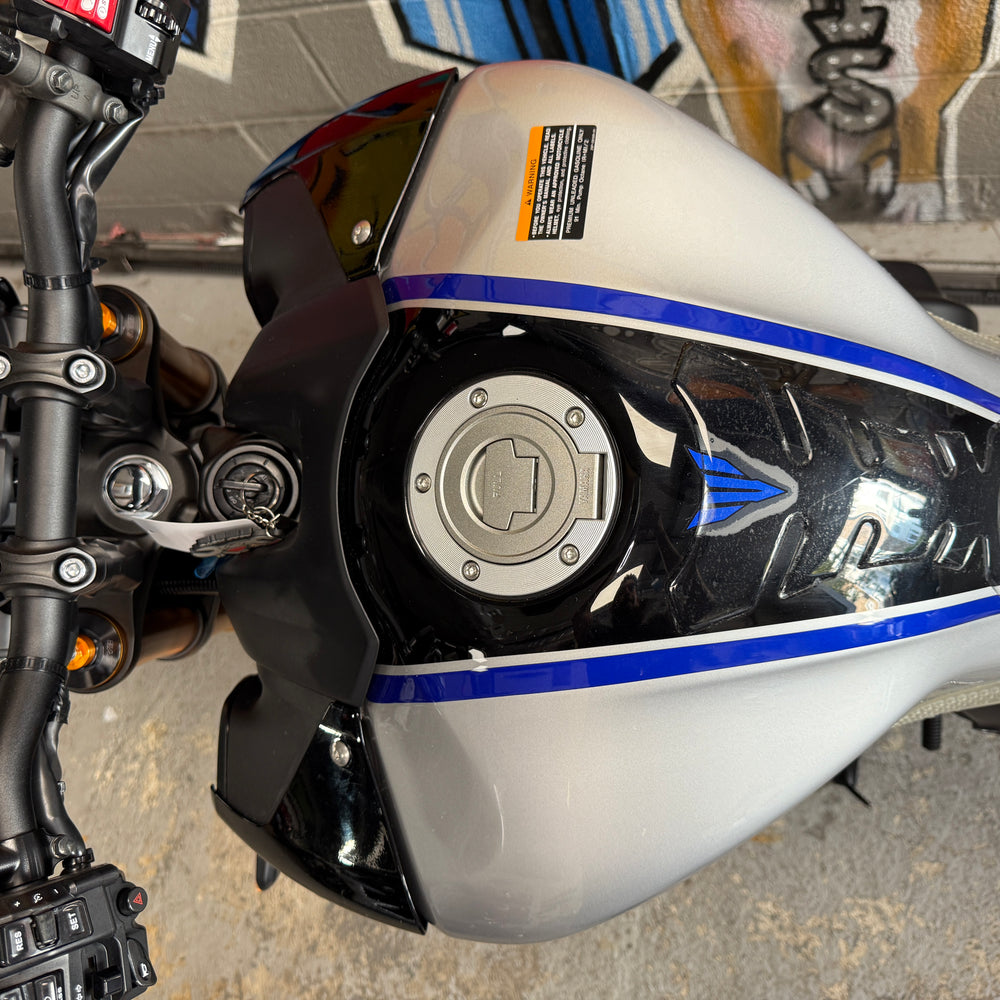 
                      
                        2022 YAMAHA MT09 SP Akrapovic
                      
                    