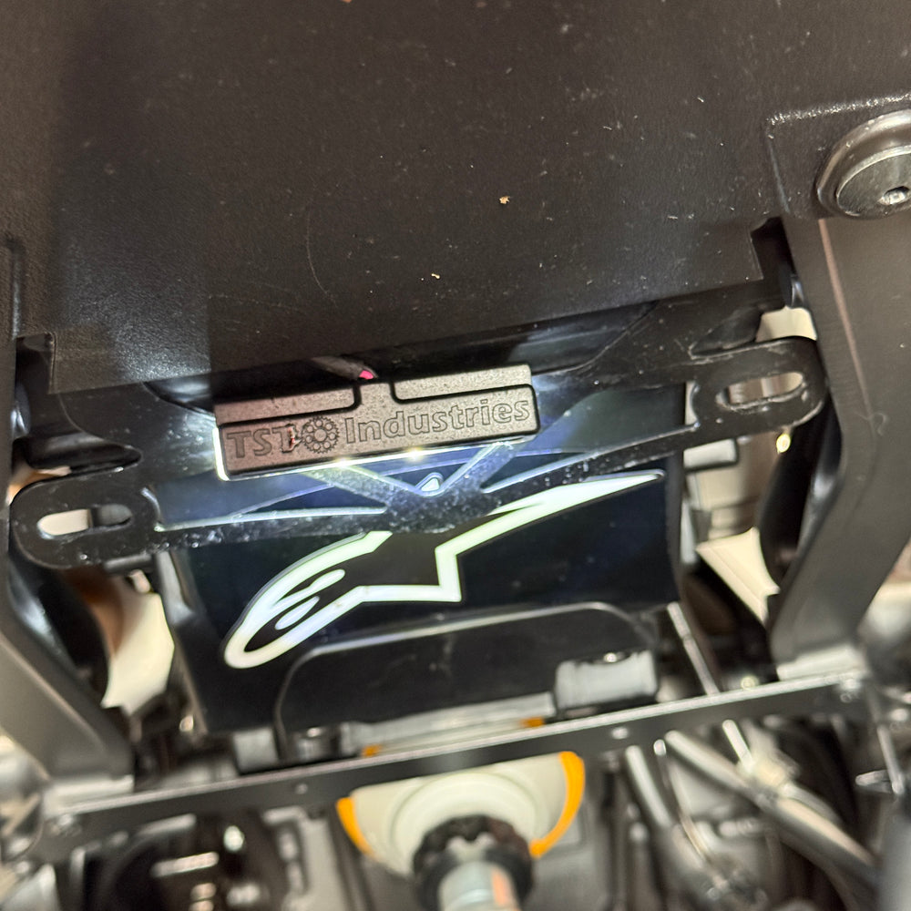 
                      
                        2022 YAMAHA MT09 SP Akrapovic
                      
                    