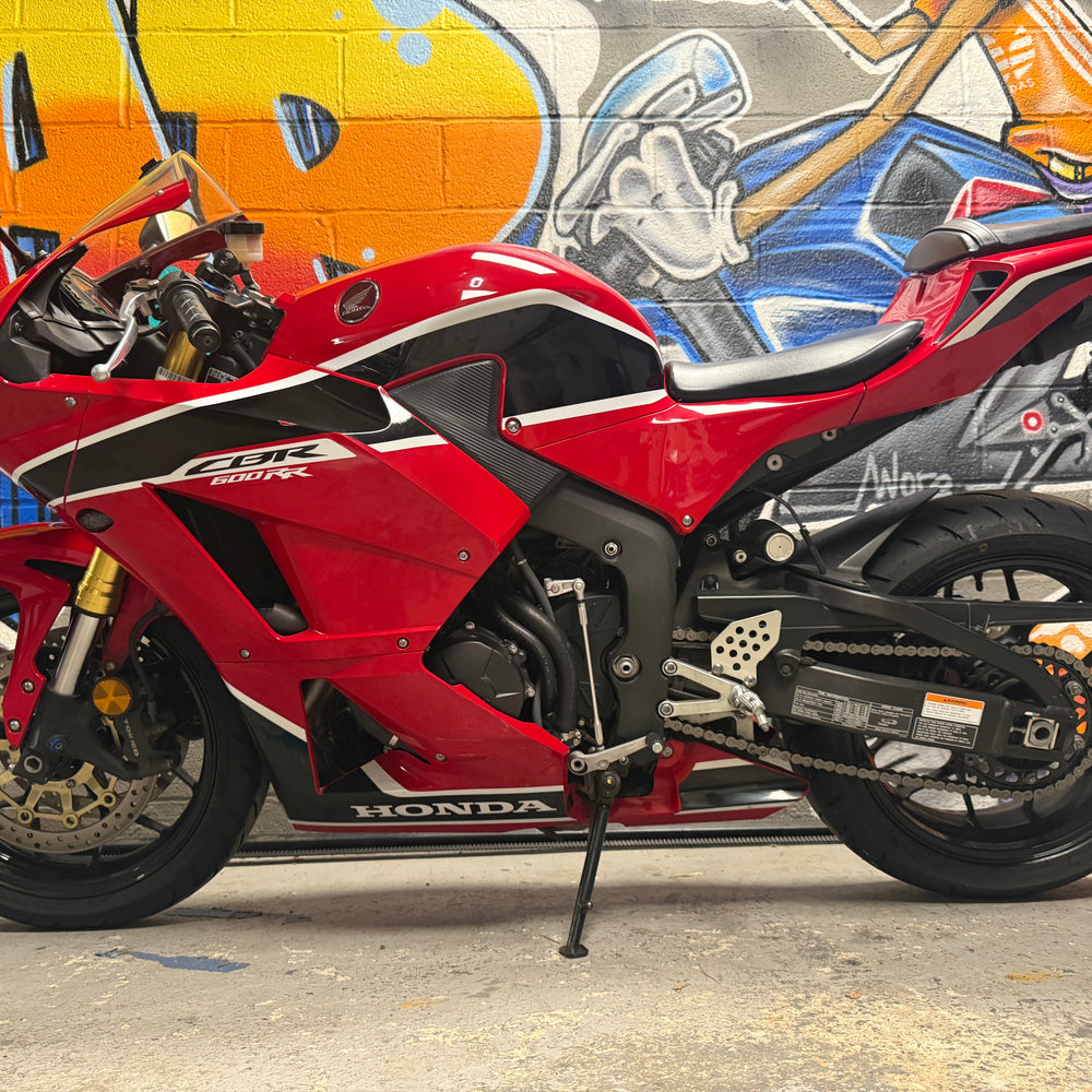 
                      
                        2018 HONDA CBR 600RR TOCE
                      
                    