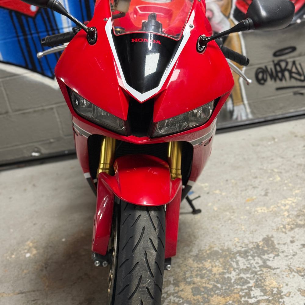 
                      
                        2018 HONDA CBR 600RR TOCE
                      
                    