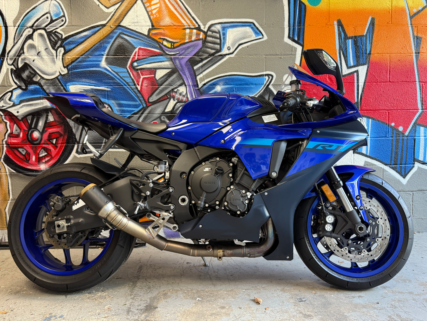 2024 Yamaha YZF R1 Yamaha Blue