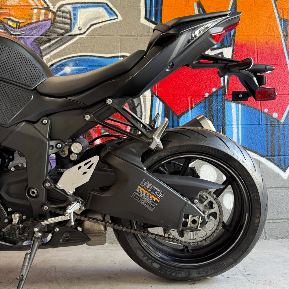 
                      
                        2024 Kawasaki Ninja ZX6R
                      
                    