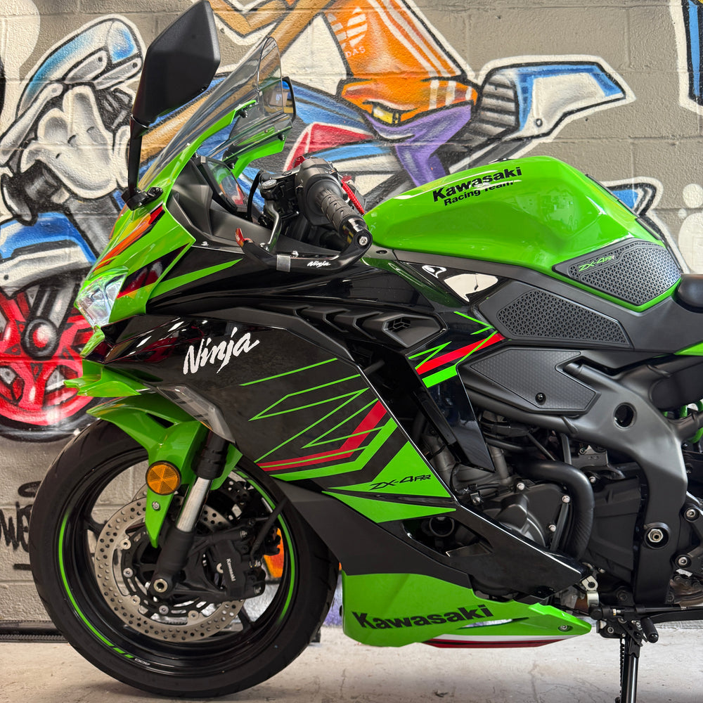 
                      
                        2024 Kawasaki Ninja ZX4RR KRT ABS Yoshi AT2
                      
                    