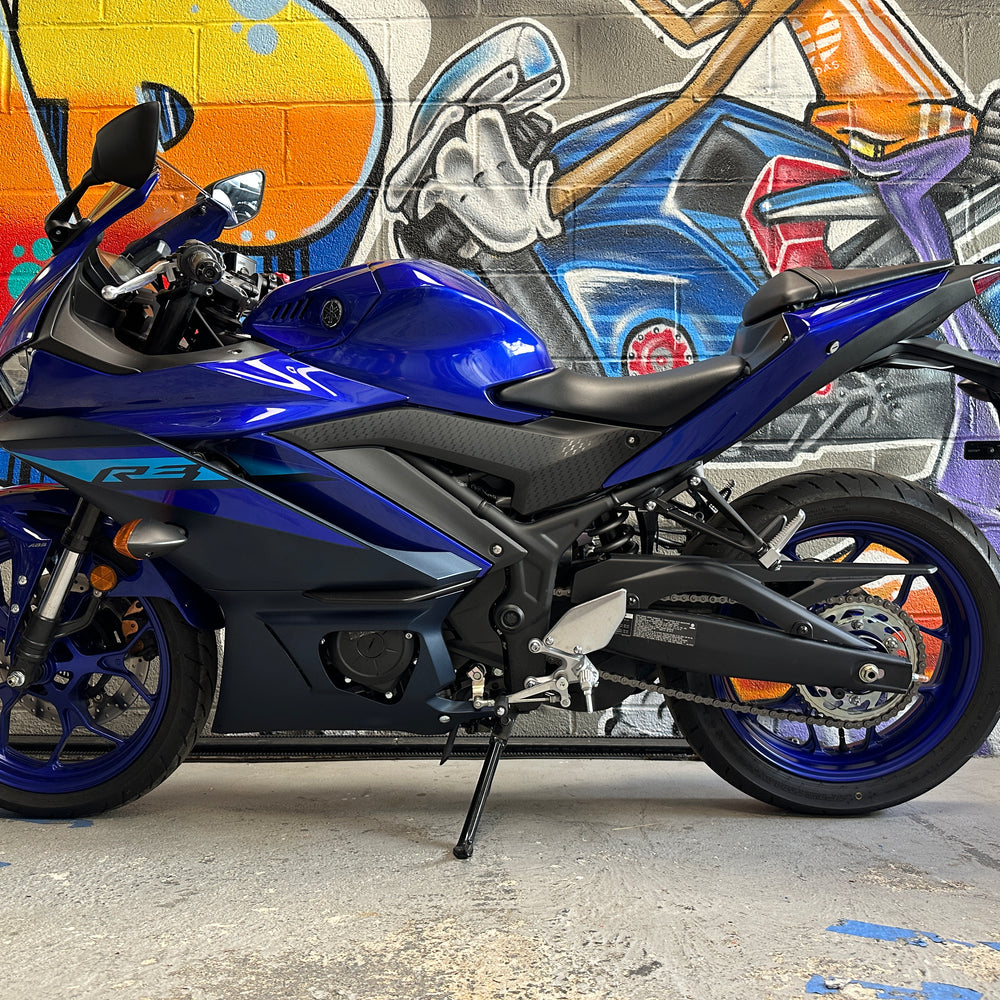 
                      
                        2024 YAMAHA YZFR3 w ABS Yamaha Blue
                      
                    