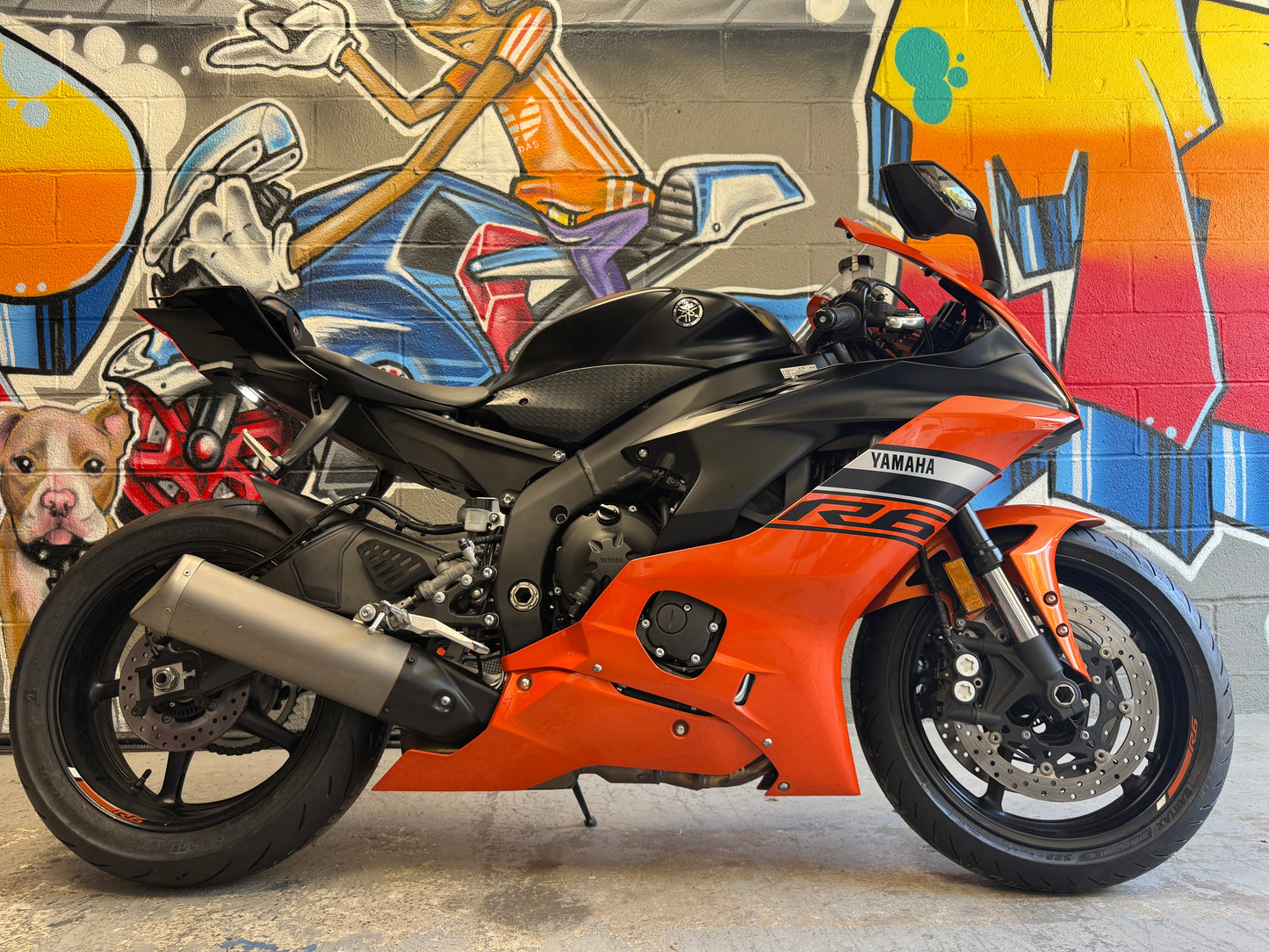 2020 Yamaha R6 in Vivid Orange and Black 🎃
