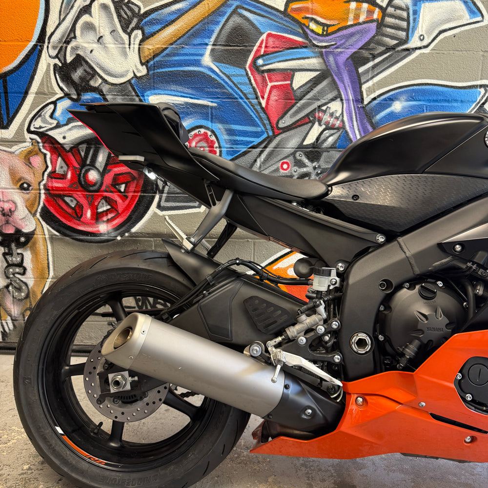 2020 Yamaha R6 in Vivid Orange and Black 🎃