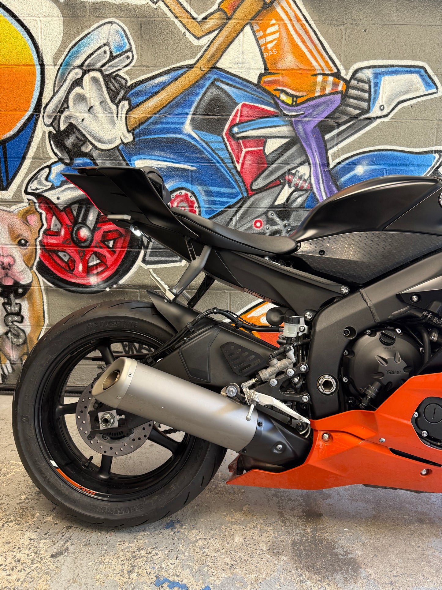 2020 Yamaha R6 in Vivid Orange and Black 🎃
