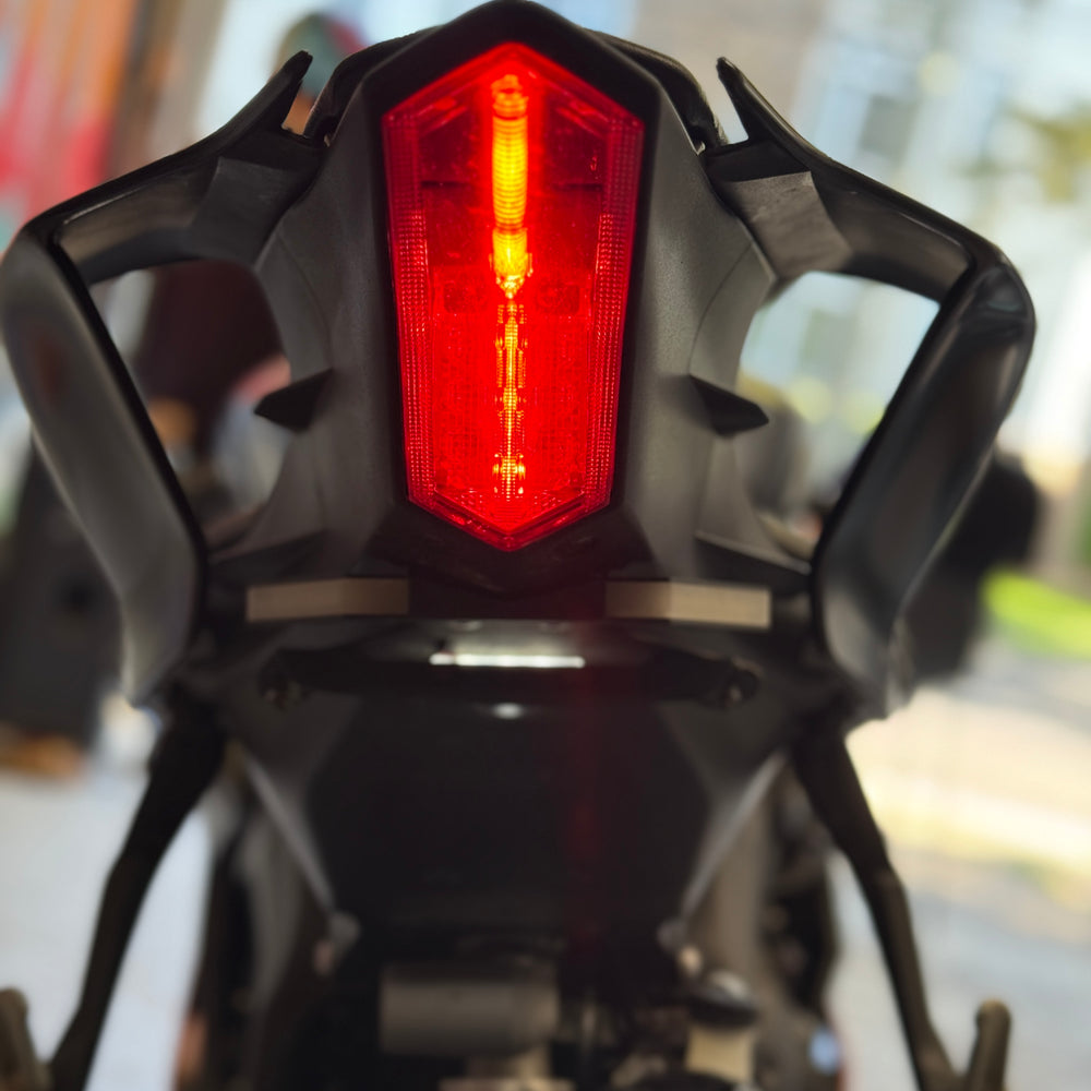 
                      
                        2020 Yamaha R6 in Vivid Orange and Black 🎃
                      
                    