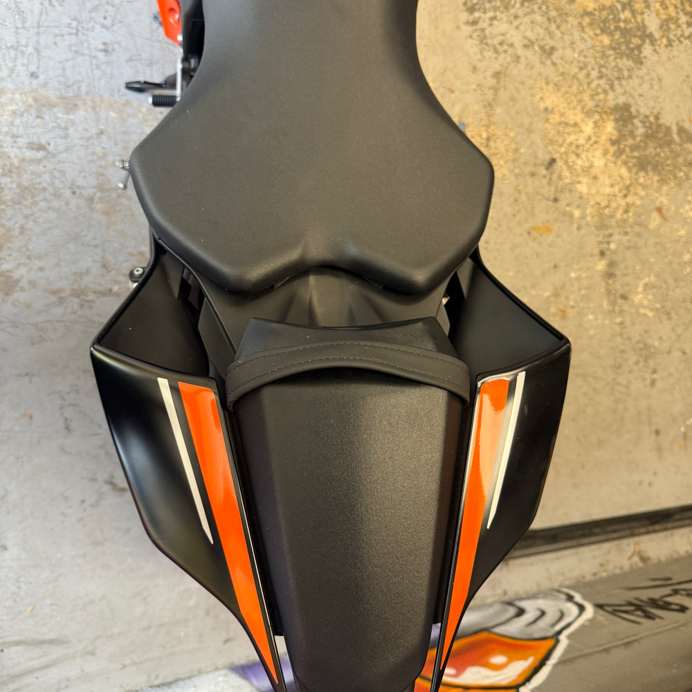 
                      
                        2020 Yamaha R6 in Vivid Orange and Black 🎃
                      
                    