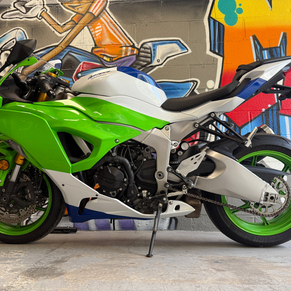
                      
                        2024 Kawasaki Ninja ZX6R 40th Anniversary Ed
                      
                    