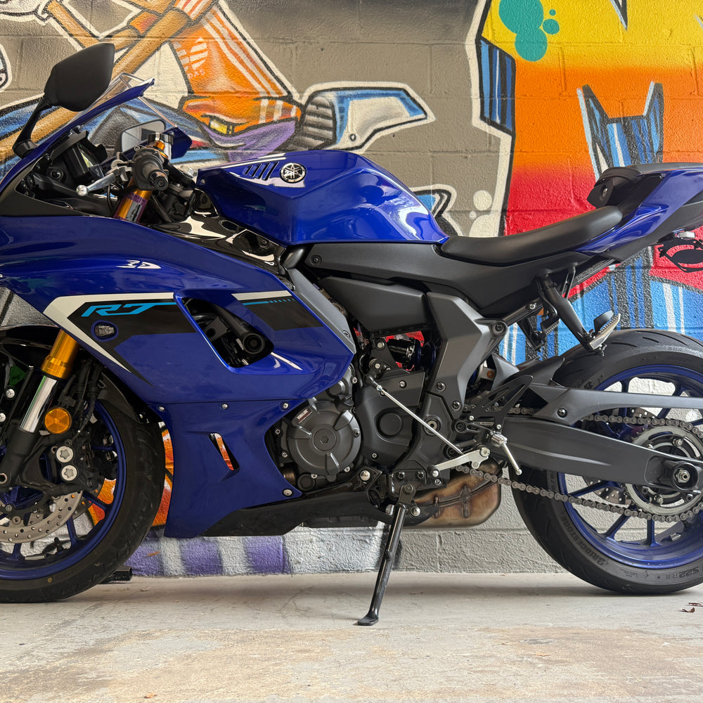 
                      
                        2025 YAMAHA R7 in Team Yamaha Blue
                      
                    