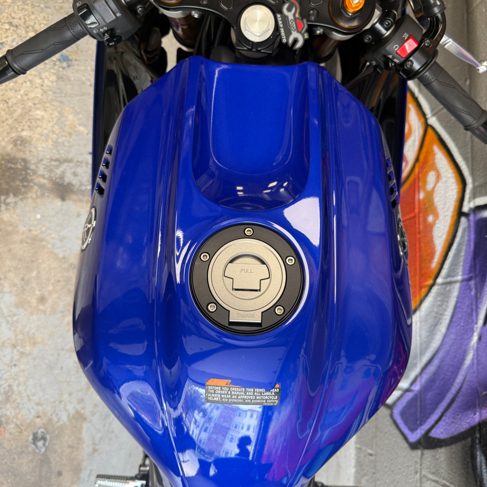 
                      
                        2025 YAMAHA R7 in Team Yamaha Blue
                      
                    