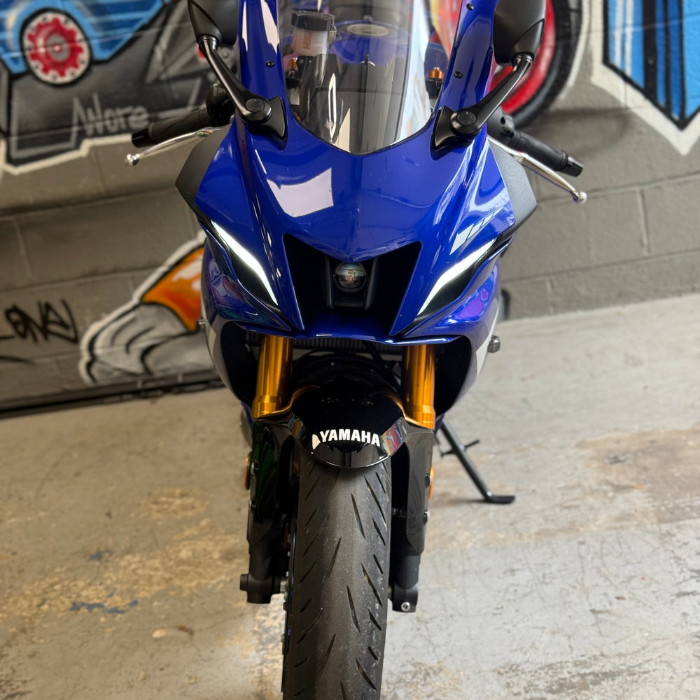 
                      
                        2025 YAMAHA R7 in Team Yamaha Blue
                      
                    