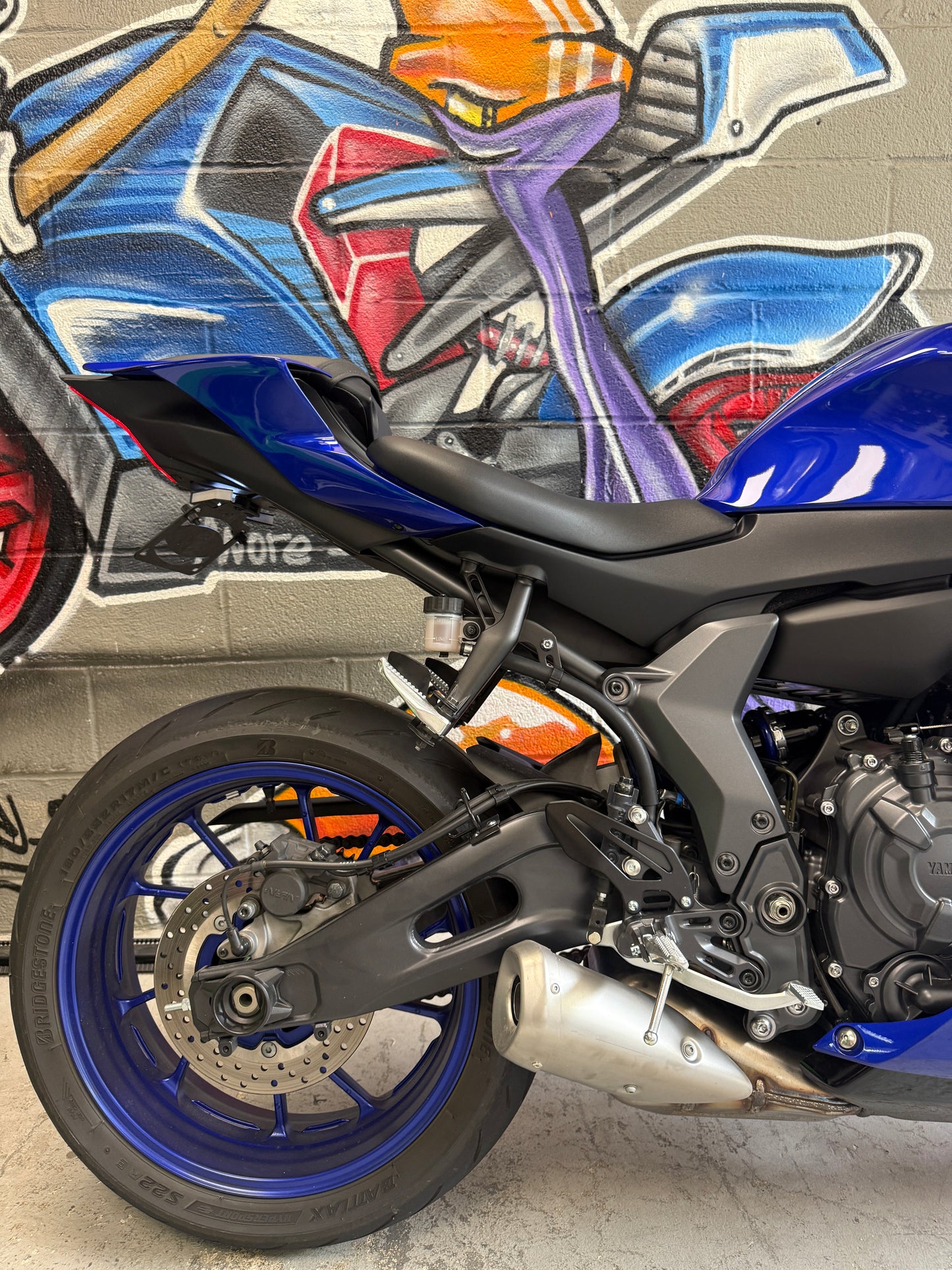 2025 YAMAHA R7 in Team Yamaha Blue