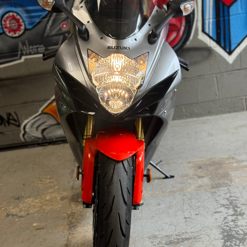 
                      
                        2021 Suzuki GSXR 750 M4
                      
                    
