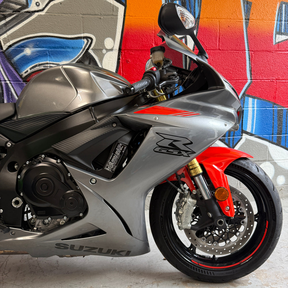 
                      
                        2021 Suzuki GSXR 750 M4
                      
                    