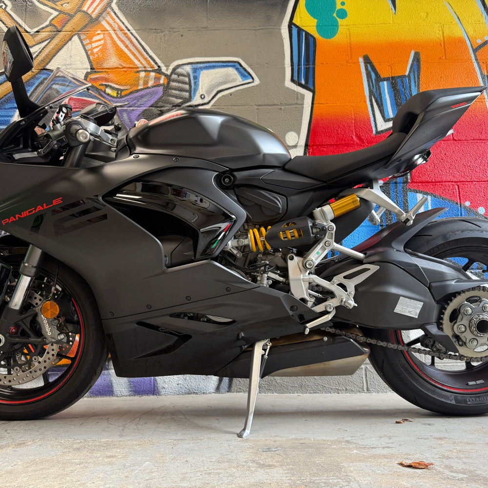 
                      
                        2024 DUCATI PANIGALE V2 Black on Black
                      
                    